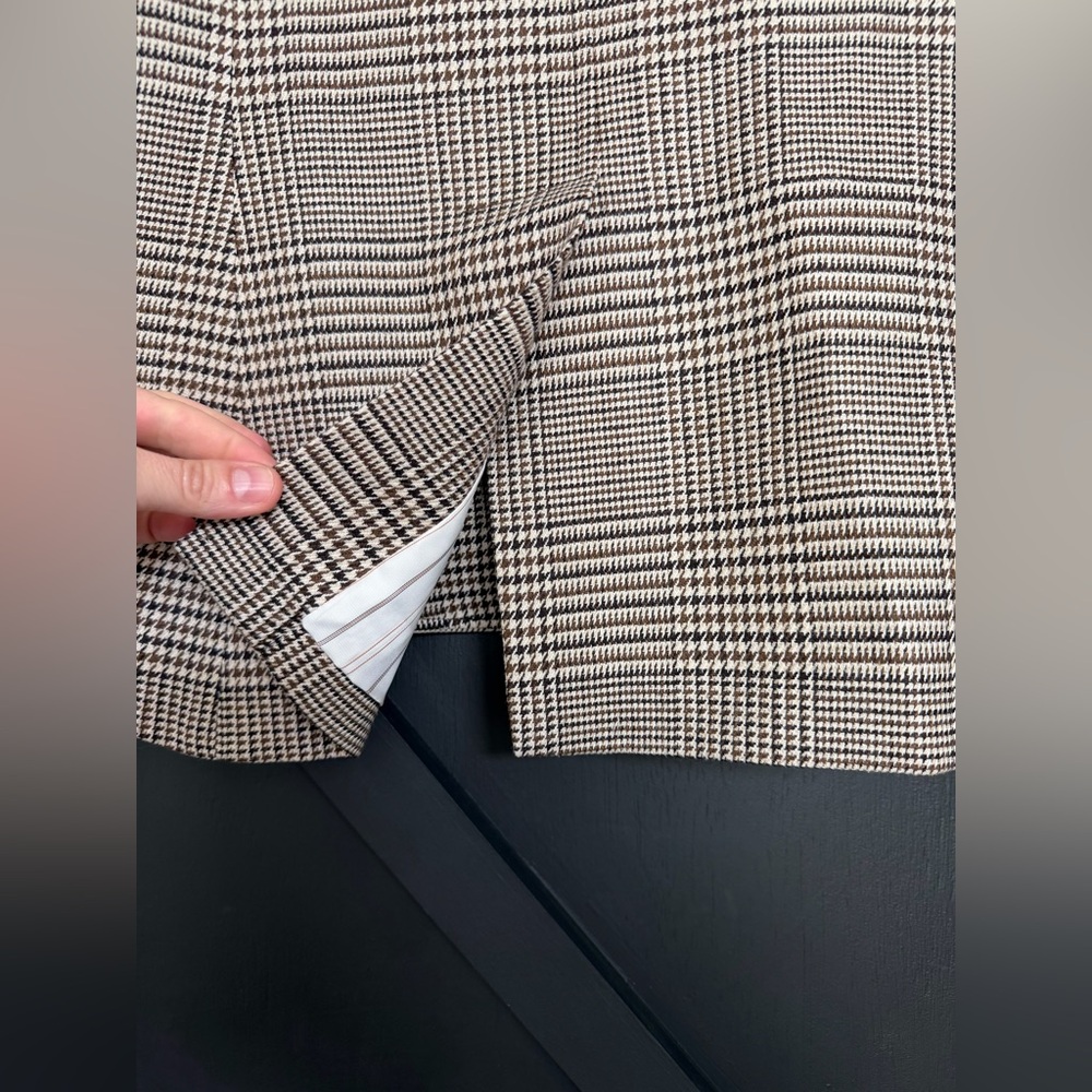 Veronica Beard Hudson Check Dickey Jacket in Natural Plaid, Size 4 - Picture 9 of 10